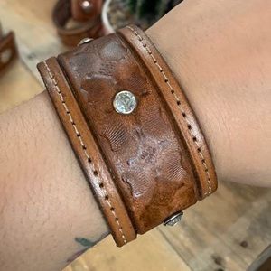 Leather bracelet